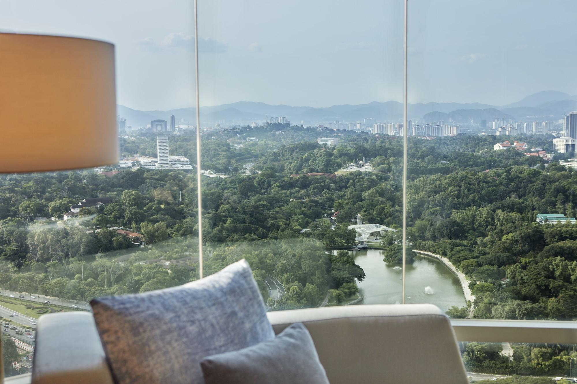 Hotel Hilton Kuala Lumpur Exteriér fotografie View of the park from the hotel