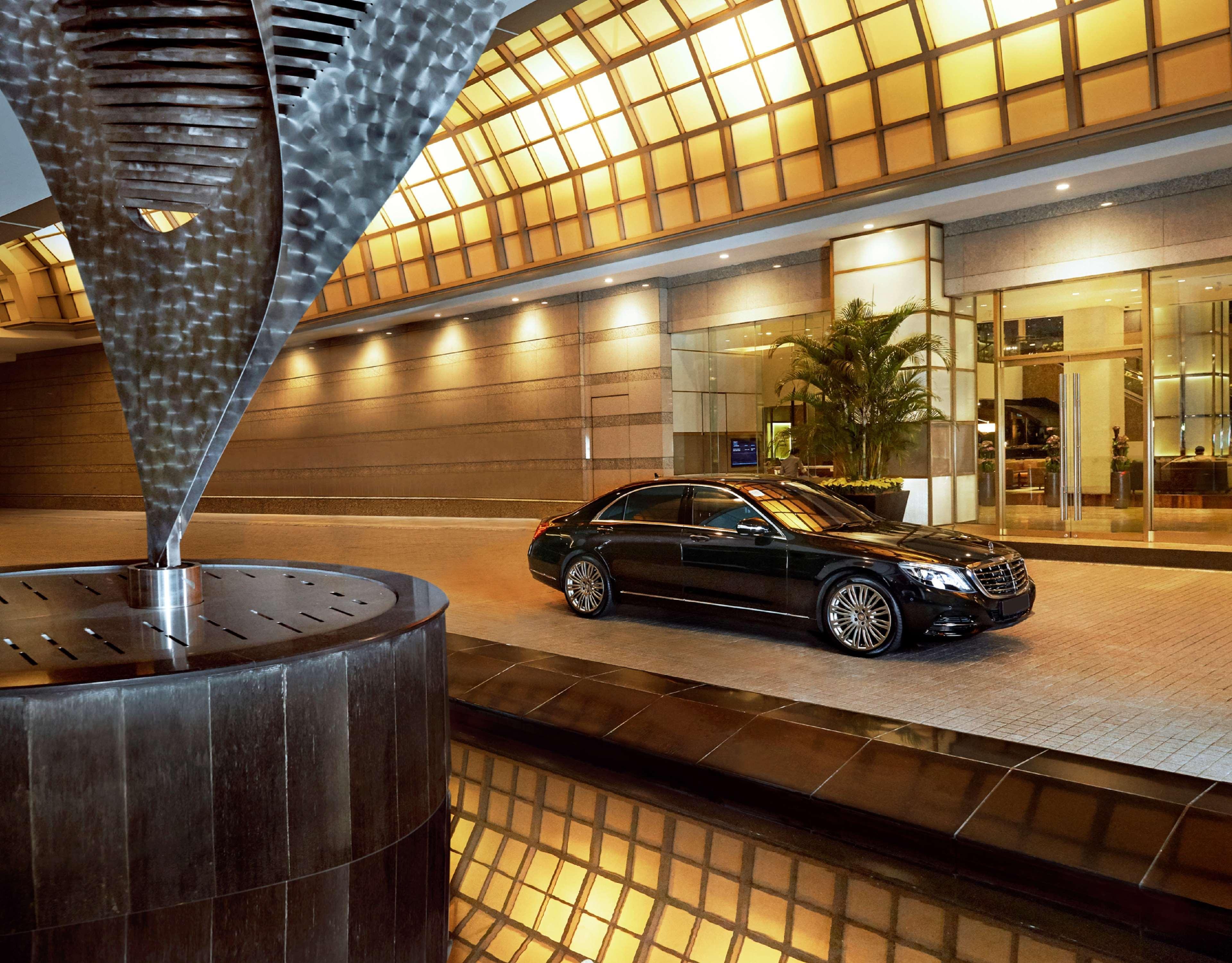 Hotel Hilton Kuala Lumpur Exteriér fotografie Mercedes-Benz S-Class