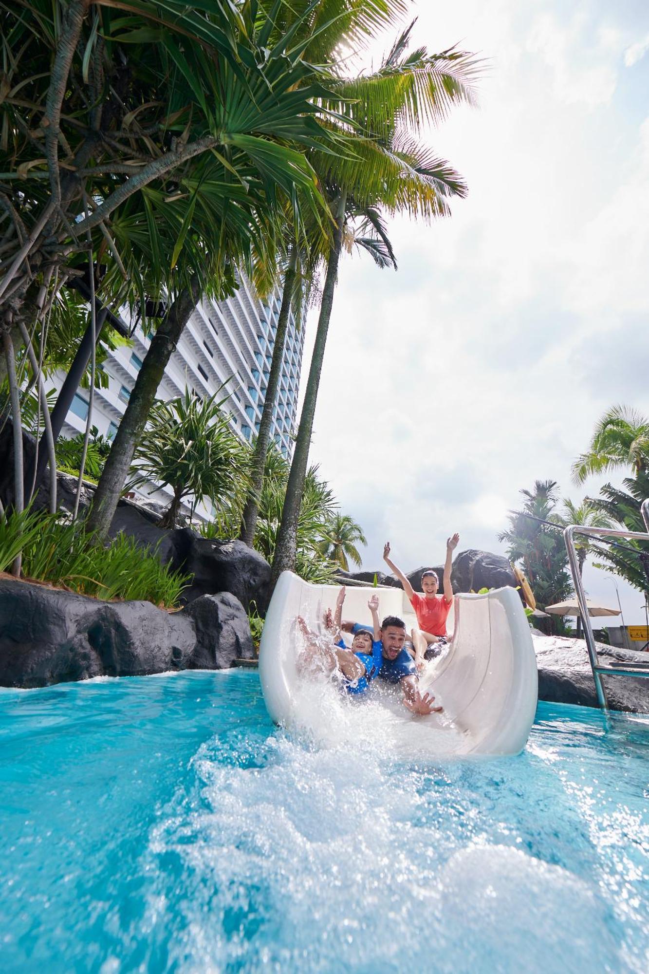 Hotel Hilton Kuala Lumpur Exteriér fotografie Water slide at the water park